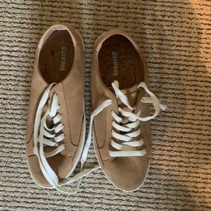 Leather light brown soludos shoes
